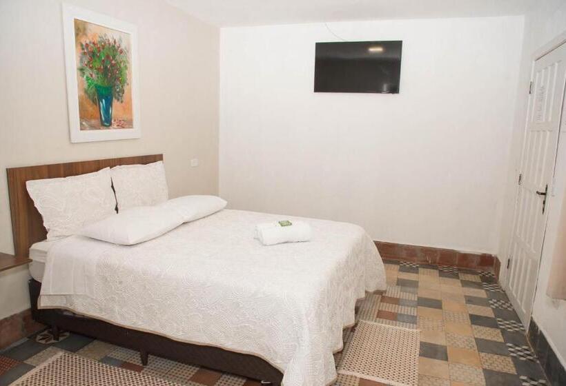 Quarto Deluxe, Pousada Fm Premium   Vila Capivari