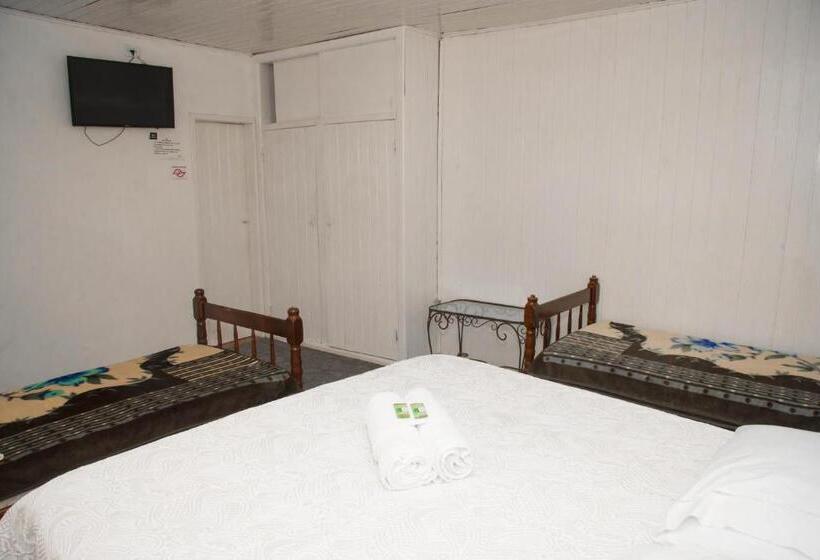 Quarto Deluxe, Pousada Fm Premium   Vila Capivari