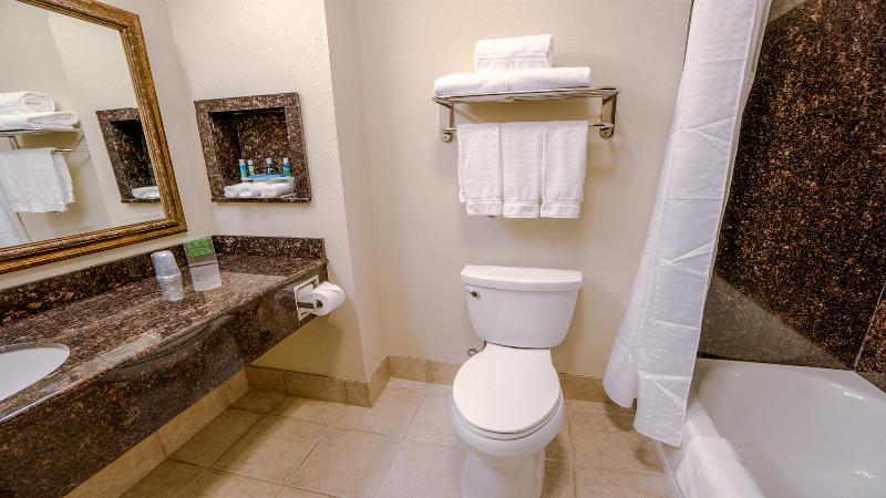 Quarto Estandar Cama King, Holiday Inn Express Hotel & Suites Pampa, An Ihg