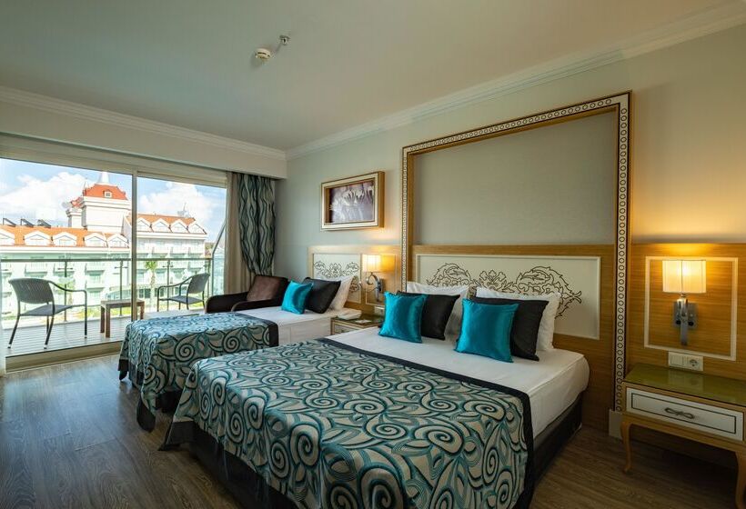 标准间侧面带海景, Crystal Waterworld Resort & Spa - Ultimate All Inclusive