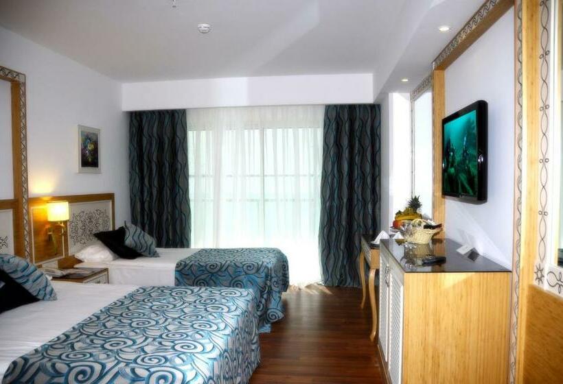 侧面海景标准三人间, Crystal Waterworld Resort & Spa - Ultimate All Inclusive