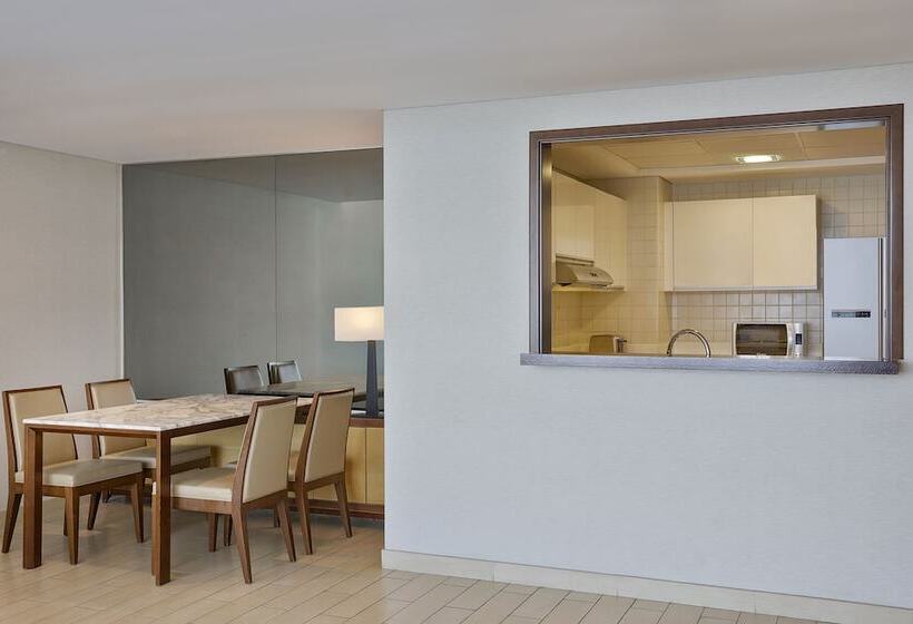 Family Suite, Doubletree By Hilton  Dubai  Jumeirah Beach