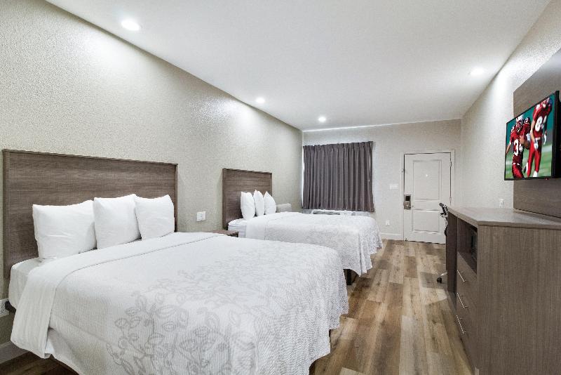 اتاق سوپریور با چشم‌انداز دریا, Red Roof Inn Plus + Galveston   Beachfront