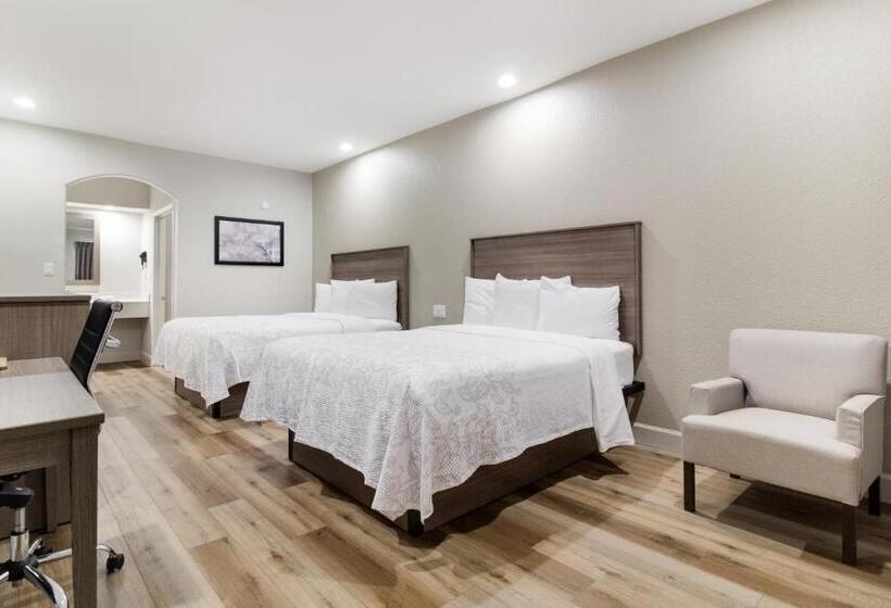 اتاق سوپریور برای معلولان, Red Roof Inn Plus + Galveston   Beachfront
