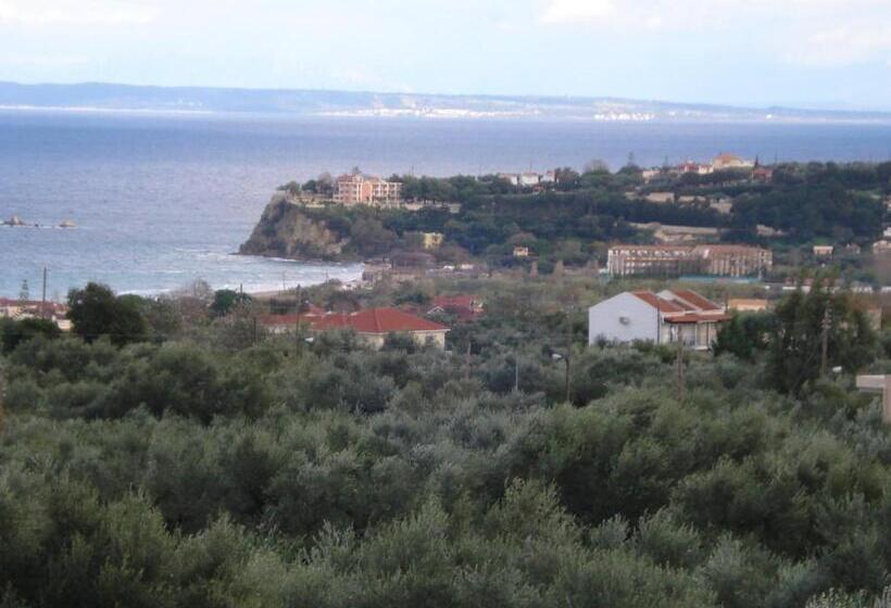 Вилла 4 Спальни, Zante View Studios & Villas