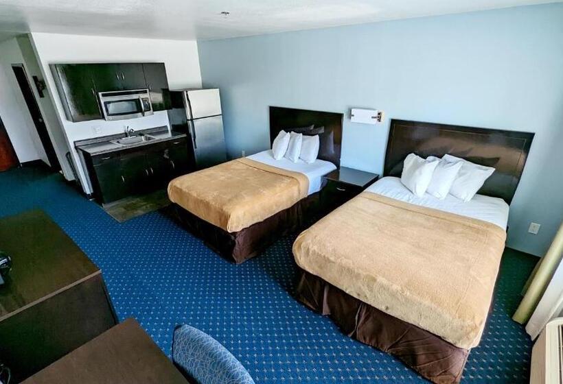 Номер Стандарт 2 Двуспальные Кровати, Fairbridge Inn & Suites Canadian