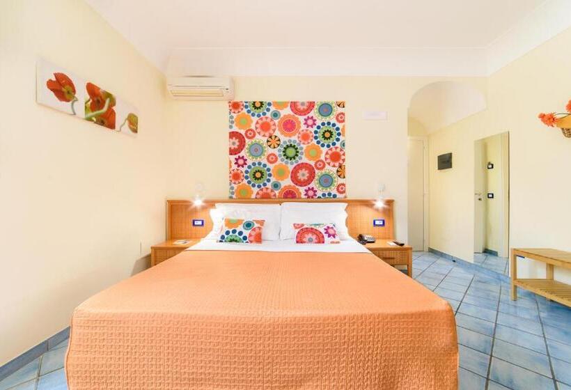 Номер Стандарт Трехместный, Sharon House