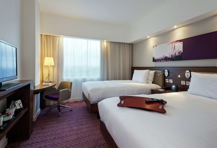 Номер Стандарт, Hampton By Hilton London Gatwick Airport