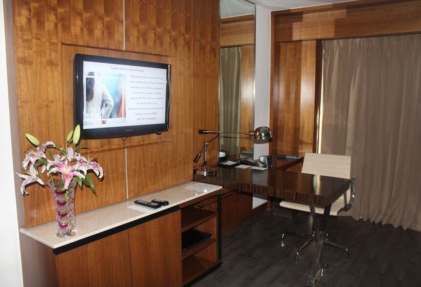 اتاق کلاب, Hyatt Ahmedabad