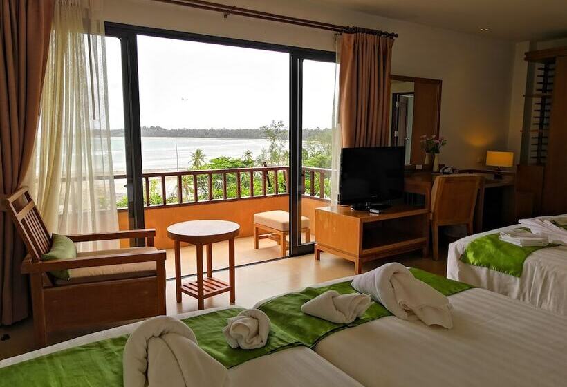 اتاق خانوادگی با چشم‌انداز دریا, Islanda Resort