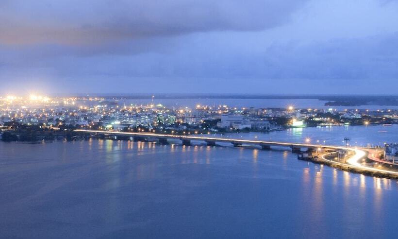 اتاق لوکس با چشم‌انداز دریاچه, Sofitel Abidjan Hotel Ivoire