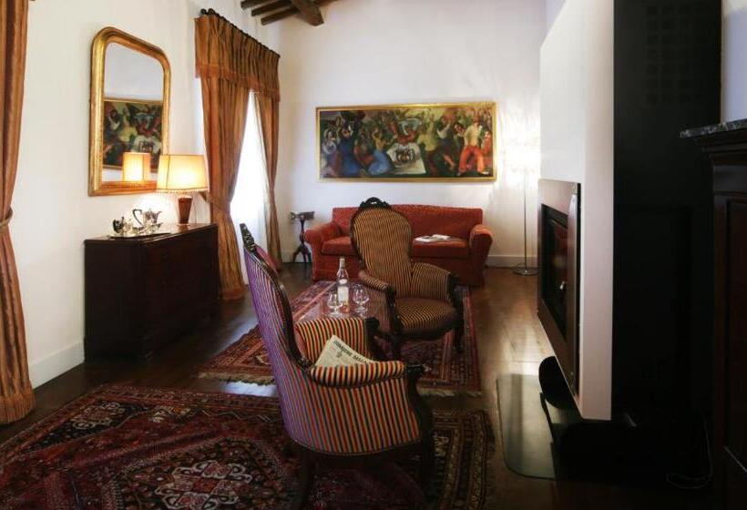 سوئیت رویال, Tenuta Ponziani   Griffin S Resort