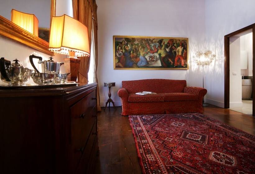 سوئیت رویال, Tenuta Ponziani   Griffin S Resort