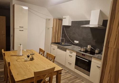 Номер Стандарт Трехместный, Gästezimmer Sarstedt