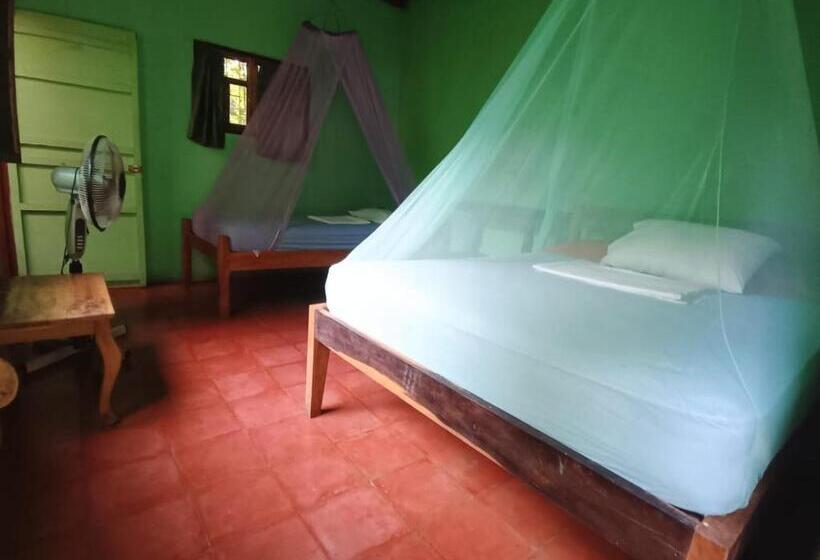 اتاق استاندارد سه نفره, Hostal Así Es Mi Tierra