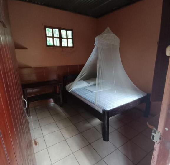 اتاق استاندارد با سرویس بهداشتی مشترک, Hostal Así Es Mi Tierra