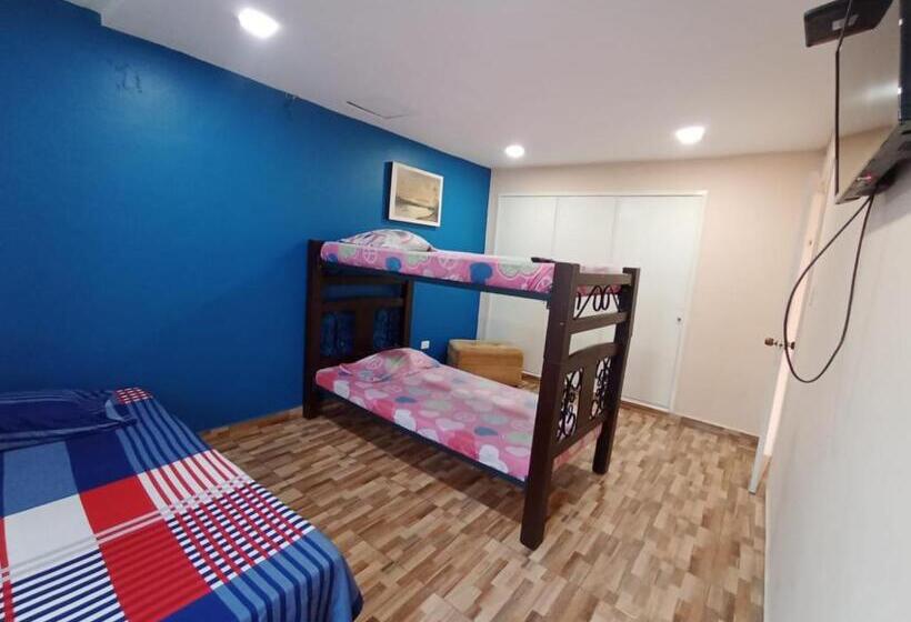 Семейный Номер Совместный Санузел, Hostal Avanza