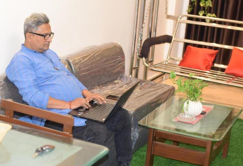آپارتمان 1 خوابه با چشمانداز استخر, Premium 2 Bhk Green Suites
