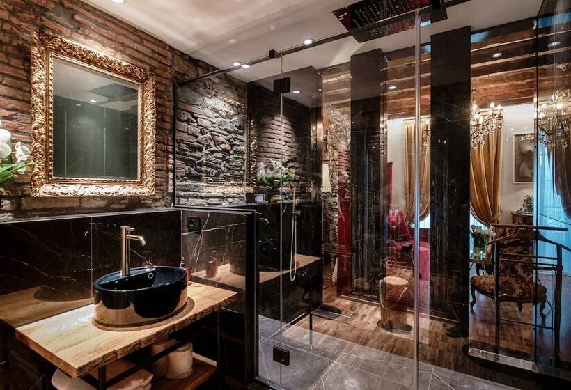 سوییت لوکس, Aurum   Como Luxury Suites
