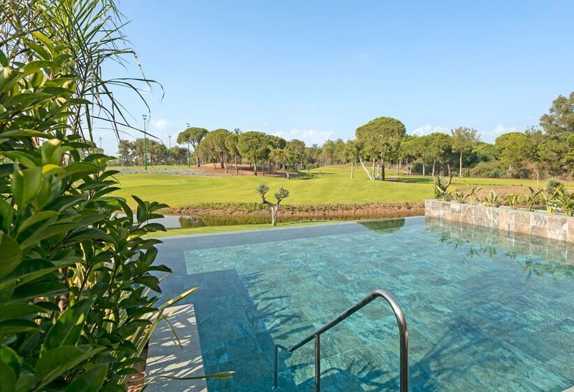 Standard swim-up room, Cullinan Belek