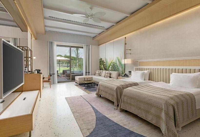 Standard swim-up room, Cullinan Belek