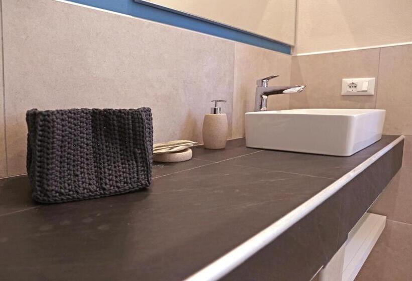 اتاق استاندارد سه نفره, App9   Rooms And Apartments