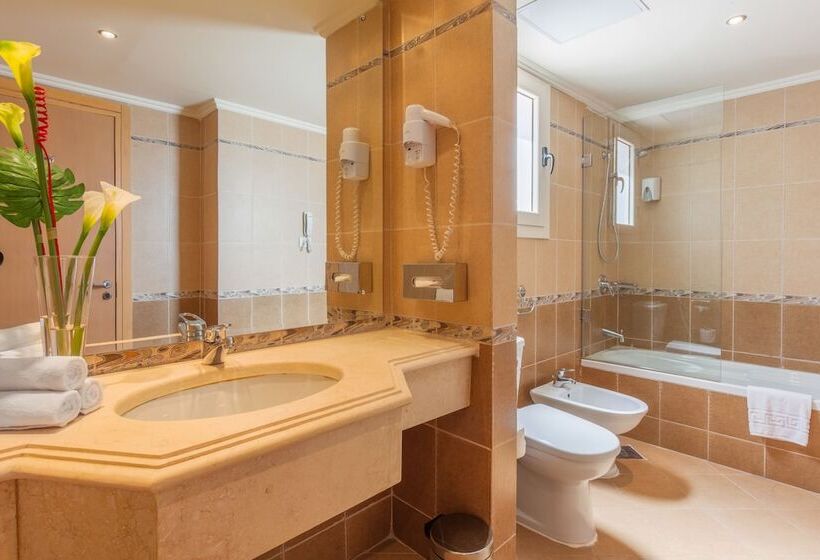 اتاق خانوادگی, Cleopatra Luxury Resort Makadi Bay