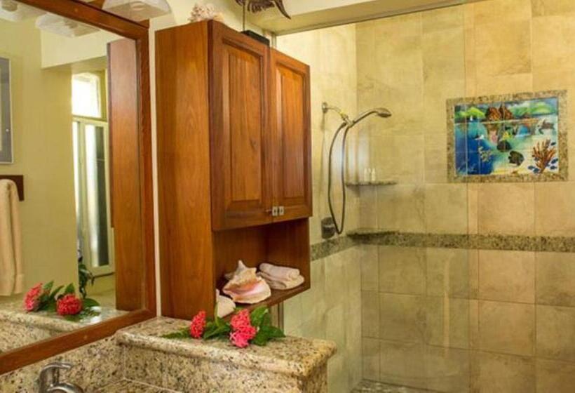سوئیت با چشم‌انداز, Gallows Point Resort