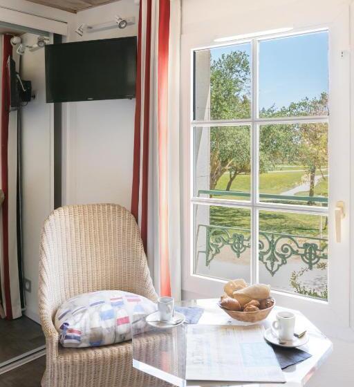 اتاق استاندارد با چشم‌انداز دریا, Le Clos Du Galion   Ile De Ré