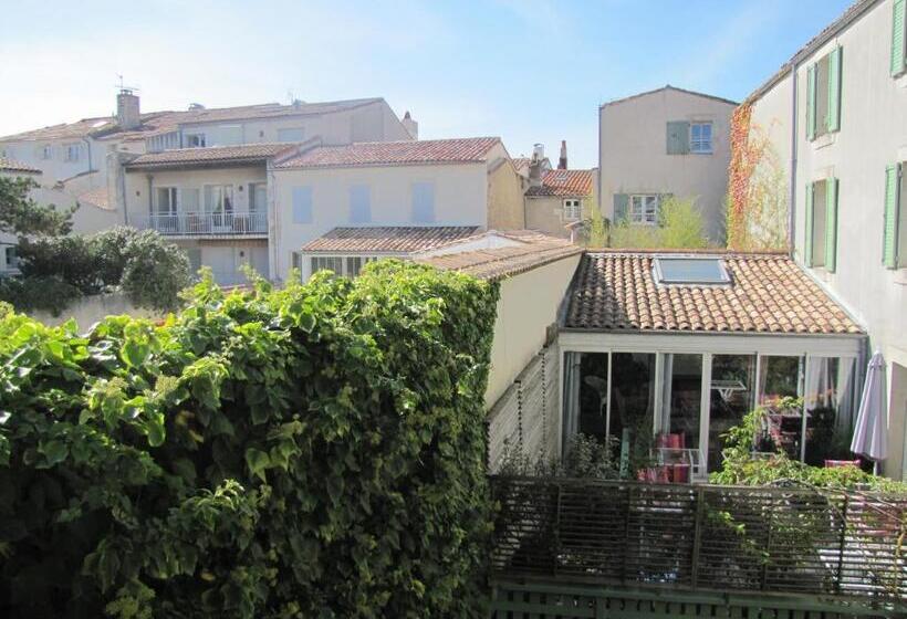 اتاق استاندارد با چشم‌انداز باغ, Le Clos Du Galion   Ile De Ré
