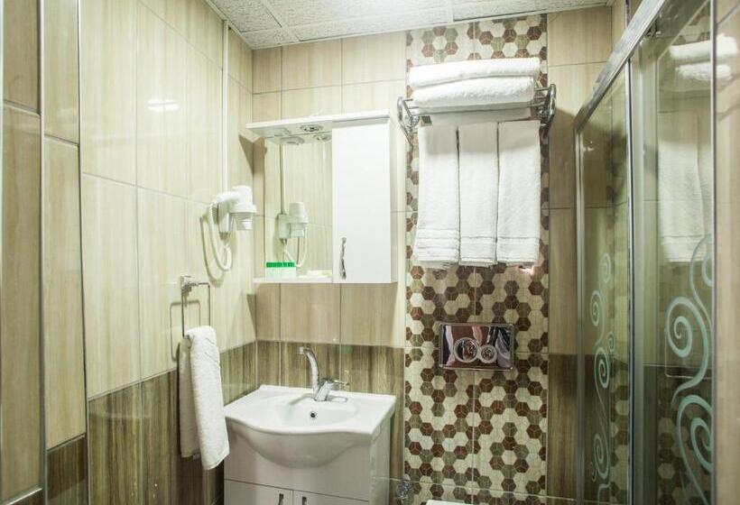 スタンダード４人部屋, Istanbul Sirkeci