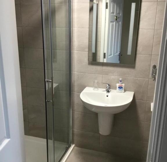 اتاق لوکس سه تخته, La Mirage B&b