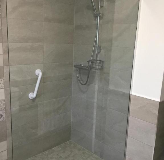 اتاق استاندارد, La Mirage B&b
