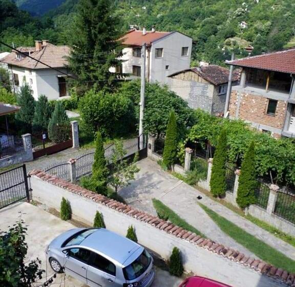 ‫فيلا غرفة نوم واحدة, Vila Bachkovo
