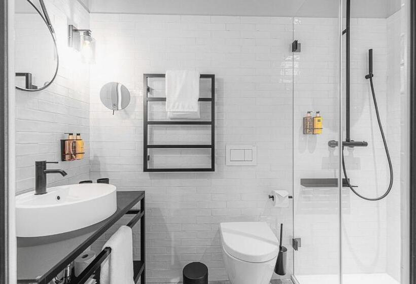 اتاق استاندارد, Alpine Inn Davos