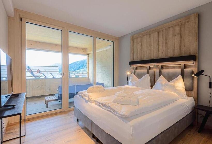 سوییت جونیور, Alpine Inn Davos