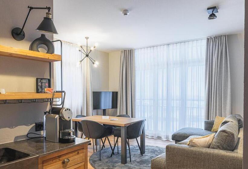 سوییت, Alpine Inn Davos