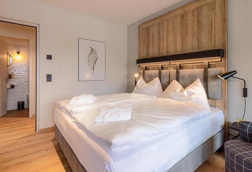 سوییت لوکس, Alpine Inn Davos