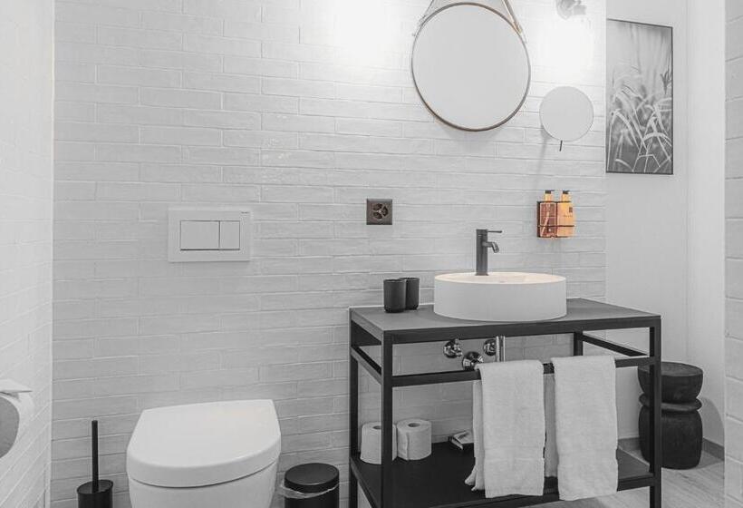 سوییت لوکس, Alpine Inn Davos
