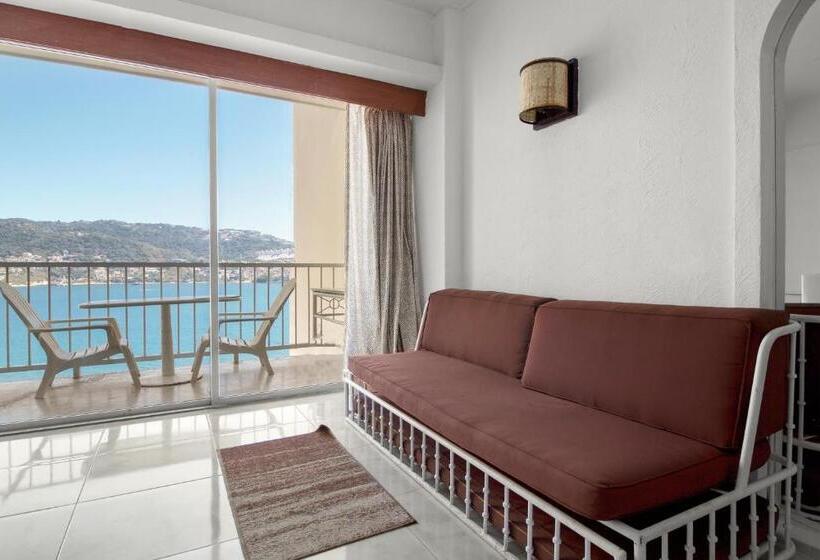 اتاق استاندارد چهار تخته با چشم‌انداز دریا, Suites Torres Gemelas Vip