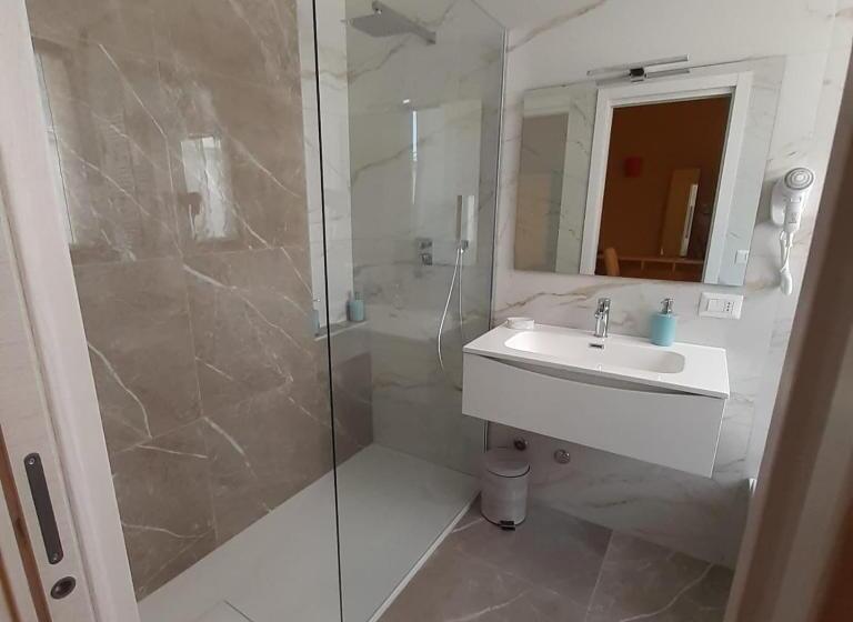 اتاق لوکس سه تخته, Sweet Suite Margherita B&b