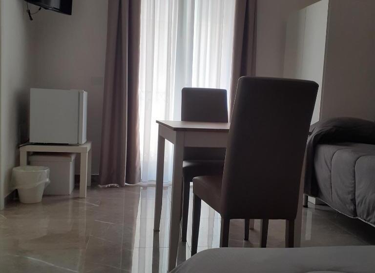 اتاق لوکس سه تخته, Sweet Suite Margherita B&b