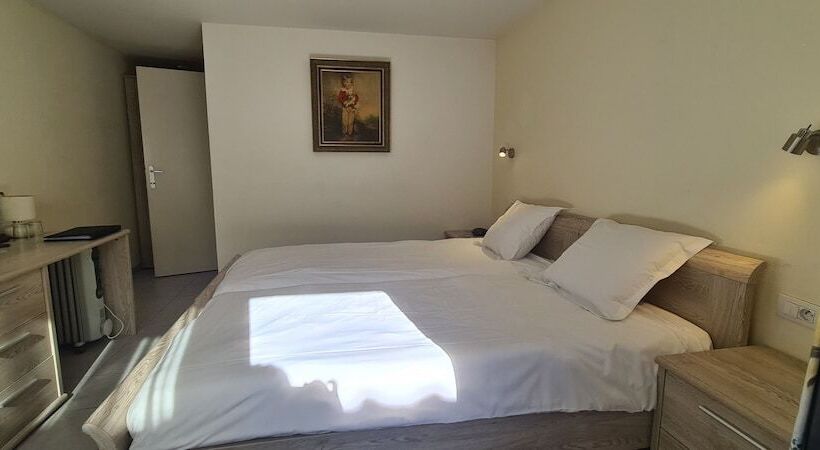Номер Стандарт Индивидуальный, Alliance Hotel Ieper Centrum