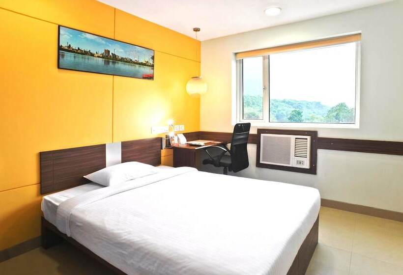 Номер Стандарт, Ginger East Delhi
