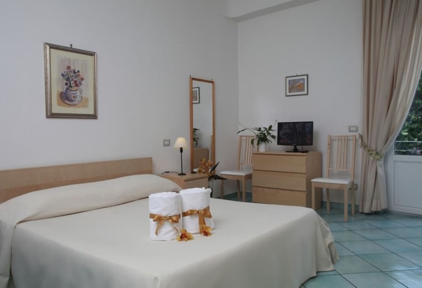 اتاق استاندارد چهارنفره با بالکن, & Residence Matarese