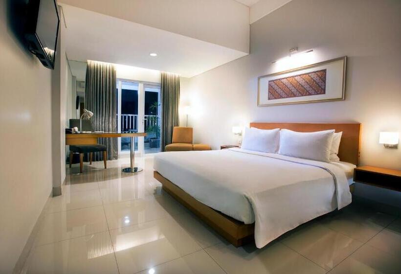 Номер Deluxe, The Capital Hotel Surabaya