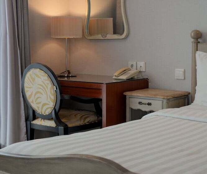 Президентский Люкс, The Capital Hotel Surabaya