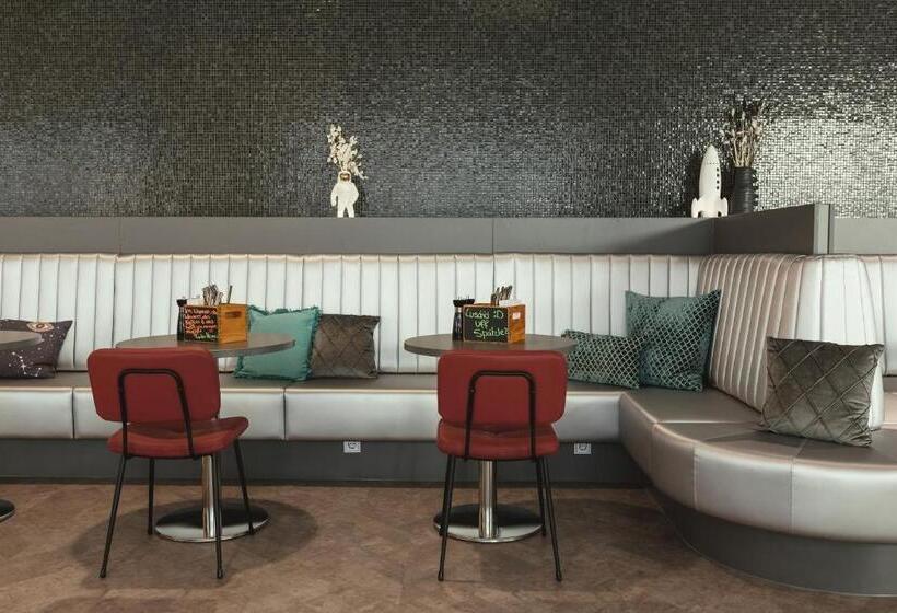 스탠다드 스튜디오, Holiday Inn   The Niu Star Sindelfingen, An Ihg