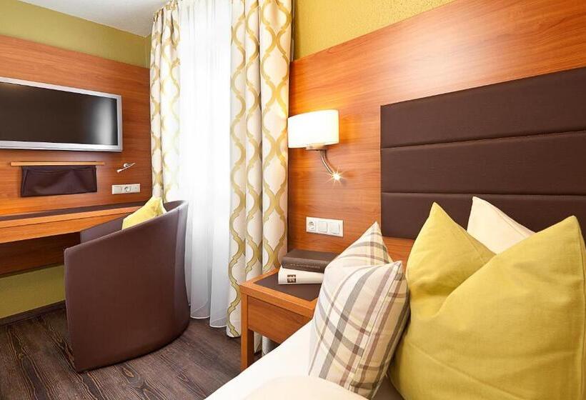 Номер Стандарт Трехместный, Altstadt Hotel Zum Hechten