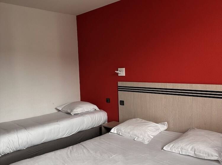 Номер Стандарт Трехместный, Brit Hotel La Ferté Sous Jouarre